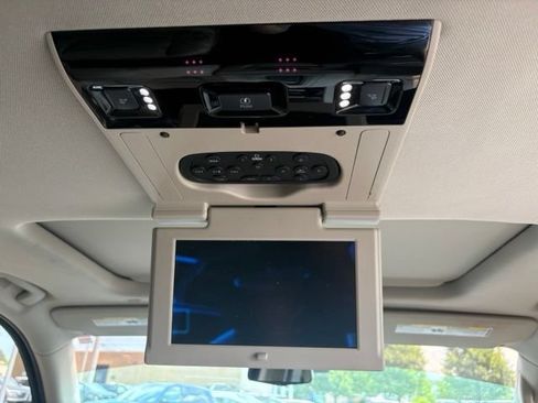 Used 2020 Cadillac Escalade ESV Premium Luxury AWD/4WD image 20