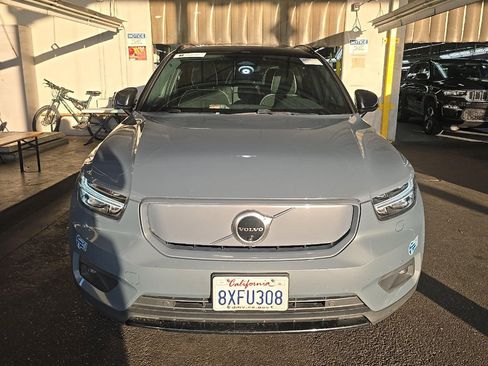 Used 2021 Volvo XC40 P8 Recharge w/ Advanced Package AWD/4WD image 2
