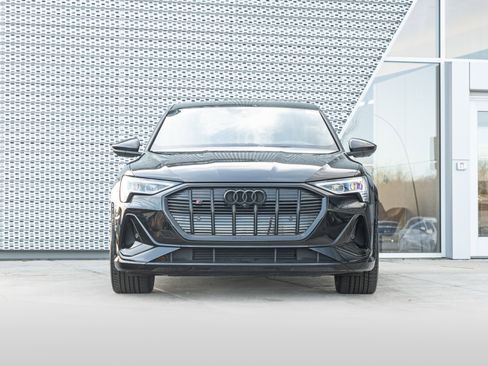 Certified 2022 Audi e-tron S Prestige w/ Prestige Package image 37