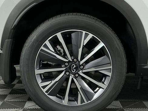 New 2027 INFINITI QX60 Luxe FWD image 8
