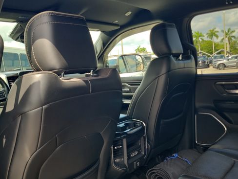 Used 2019 RAM 1500 Laramie AWD/4WD image 13