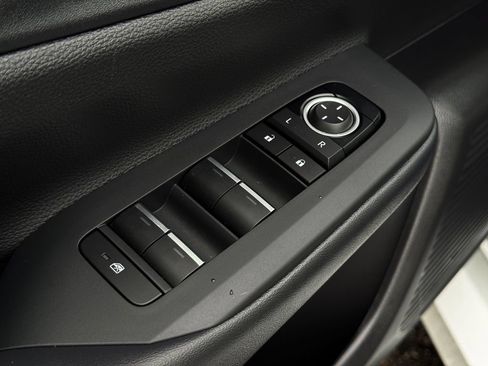 Certified 2024 Toyota Prius Prime FWD image 11