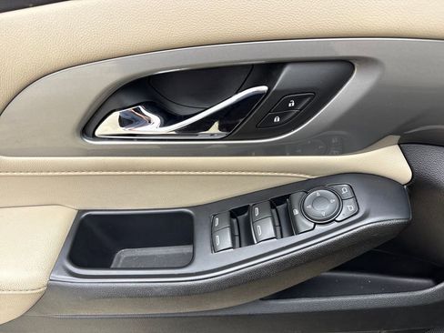 Used 2022 Chevrolet Traverse LS w/ Midnight/Sport Edition image 16