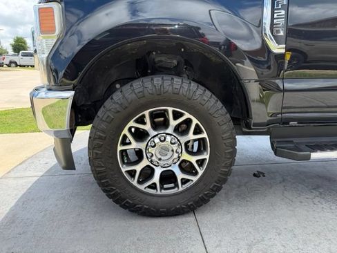 Used 2021 Ford F250 Lariat w/ Lariat Value Package AWD/4WD image 4