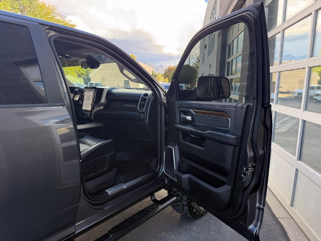 Used 2022 RAM 2500 Laramie AWD/4WD image 44