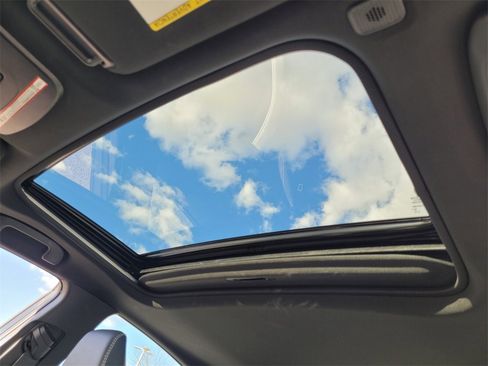 Used 2025 Toyota Camry SE image 16