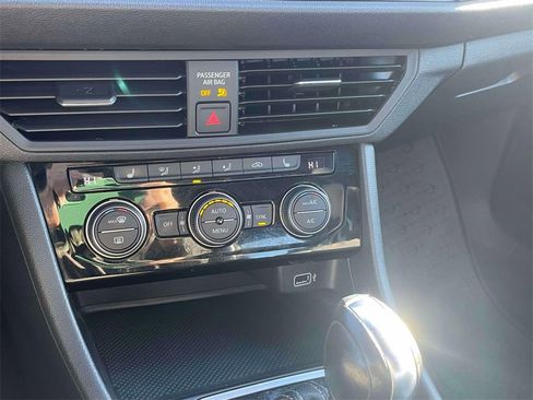 Used 2019 Volkswagen Jetta R-Line image 29