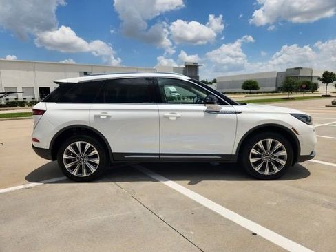 Used 2022 Lincoln Corsair Reserve w/ Equipment Group 201A FWD image 4