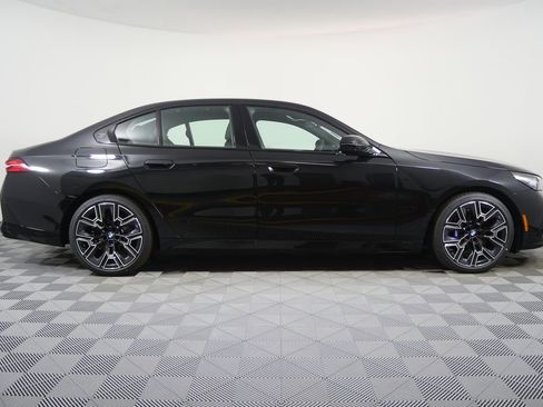 New 2026 BMW 530i w/ Executive Package image 2
