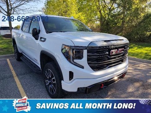 Used 2023 GMC Sierra 1500 AT4 w/ AT4 Preferred Package AWD/4WD image 5