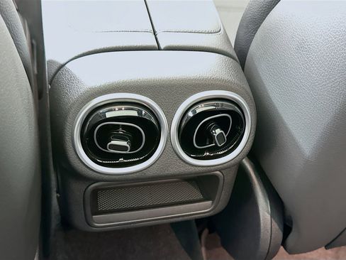 Used 2026 Mercedes-Benz GLC 300 image 26