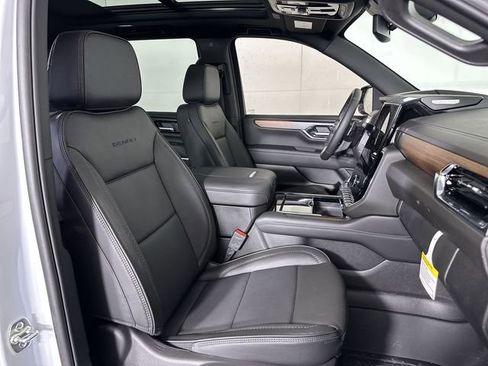 New 2026 GMC Yukon Denali w/ Sun & Power Step Package image 29