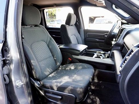 Used 2025 RAM 1500 Big Horn AWD/4WD image 13