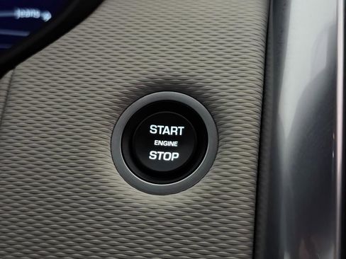 Used 2022 Land Rover Discovery HSE R-Dynamic image 40