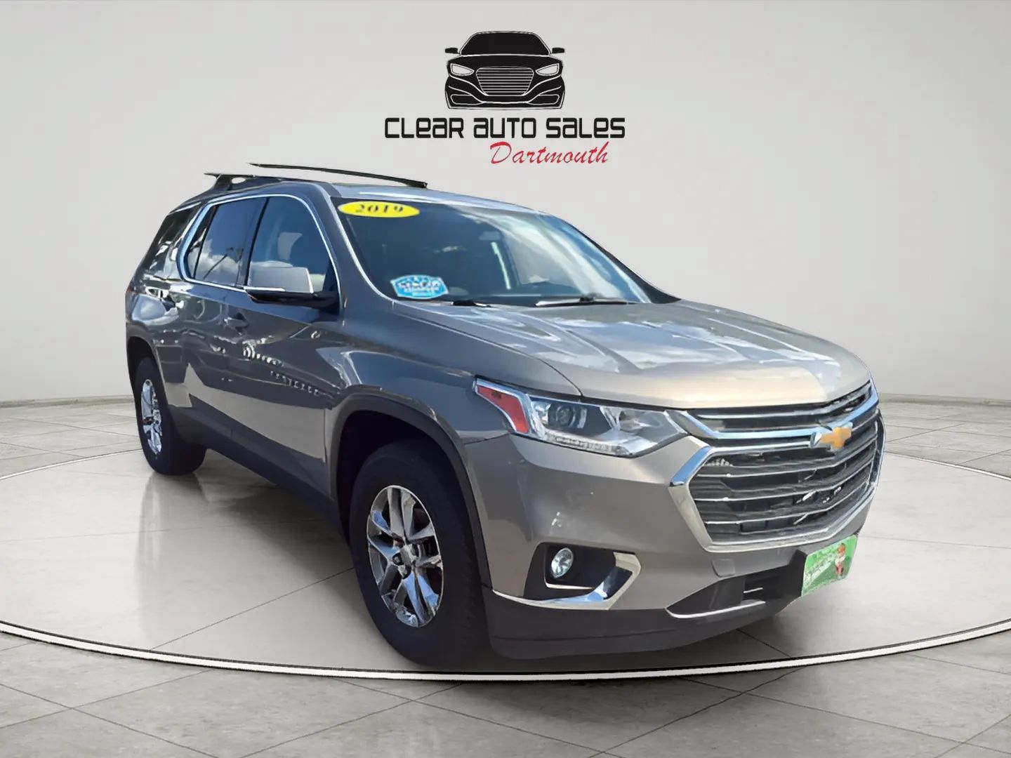Used 2019 Chevrolet Traverse LT FWD image 1