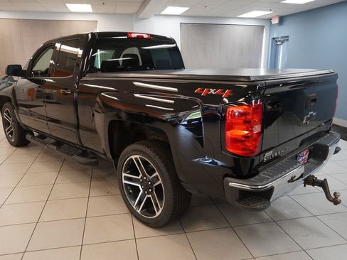 Used 2018 Chevrolet Silverado 1500 LT w/ LPO, Black Pack AWD/4WD image 11