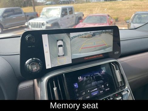 Used 2023 Lexus LX 600 4WD w/ Appearance Package image 8