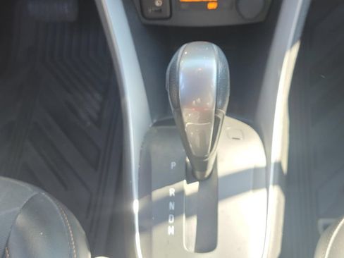 Used 2020 Chevrolet Trax LT w/ LT Convenience Package FWD image 24