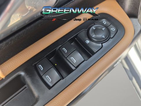 Used 2019 GMC Terrain SLT w/ Preferred Package FWD image 14