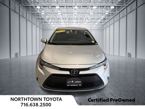 Used 2024 Toyota Corolla LE FWD image 3