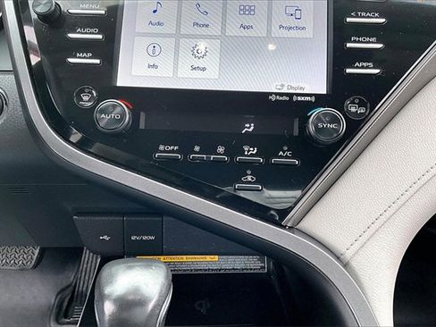 Used 2020 Toyota Camry XSE image 23