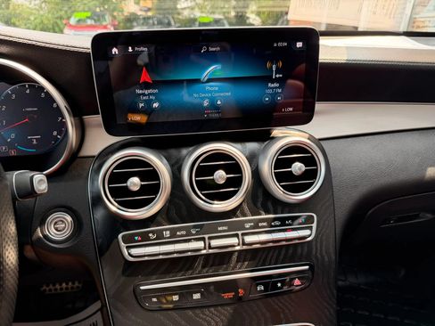 Used 2022 Mercedes-Benz GLC 43 AMG 4MATIC w/ Multimedia Package Lite image 19