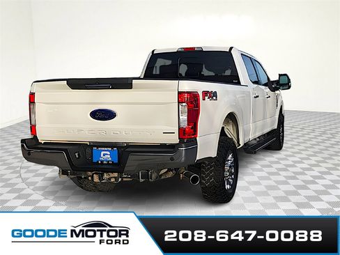 Used 2017 Ford F250 Lariat w/ Chrome Package image 7