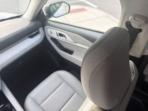 Certified 2025 Ford Explorer Active w/ Active Comfort Package RWD image 18