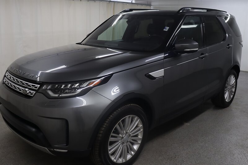 Used 2017 Land Rover Discovery HSE AWD/4WD image 3