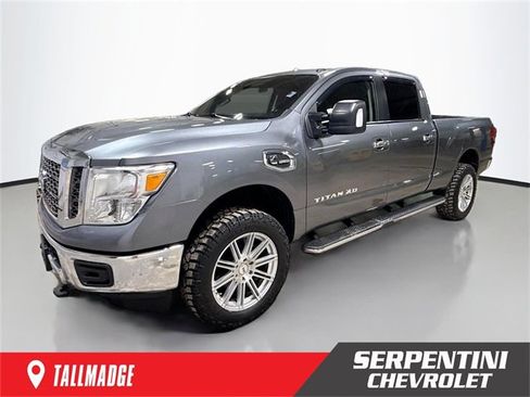 Used 2017 Nissan Titan SV image 1