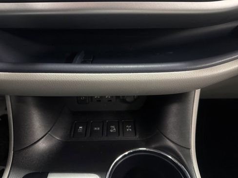 Used 2019 Toyota Highlander XLE image 35