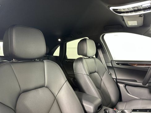 Certified 2026 Porsche Macan AWD/4WD image 19