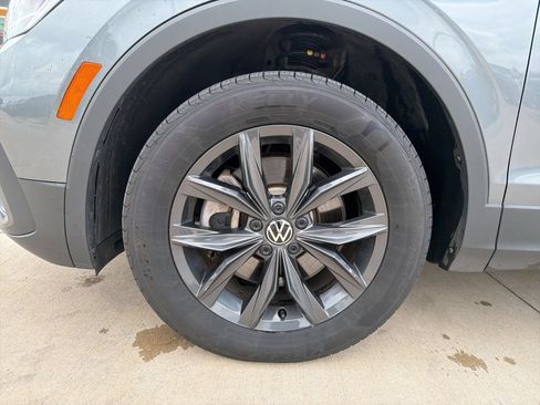 Used 2024 Volkswagen Tiguan SE FWD image 9