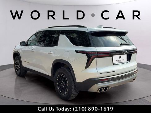 Used 2024 Chevrolet Traverse Z71 w/ Enhanced Driving Package AWD/4WD image 5