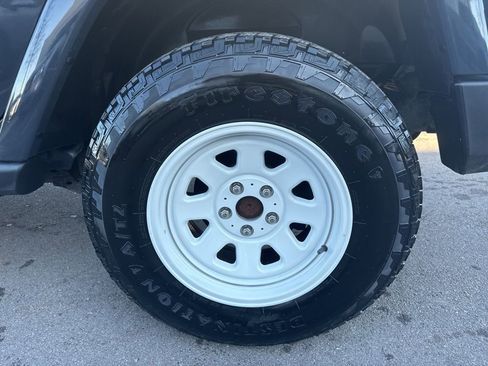 Used 2017 Jeep Wrangler Unlimited Sahara w/ Quick Order Package 24E Chief image 26