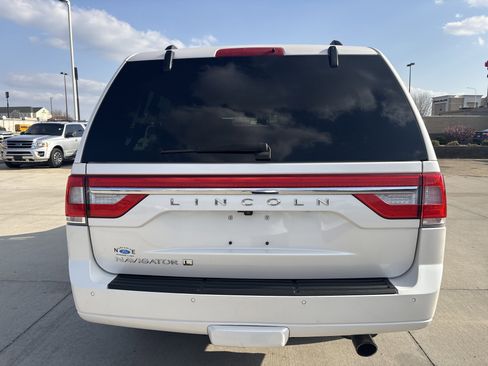 Used 2017 Lincoln Navigator L Select image 4