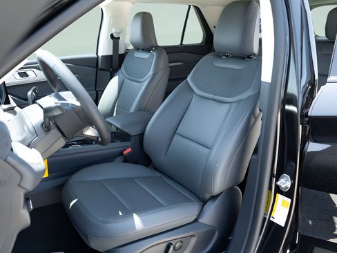 New 2026 Ford Explorer Active w/ Active Comfort Package RWD image 14