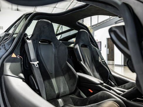 Used 2018 McLaren 720S Performance image 30