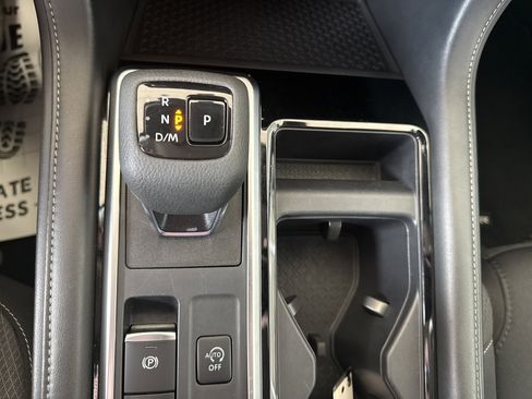 Used 2025 Nissan Pathfinder SV image 23