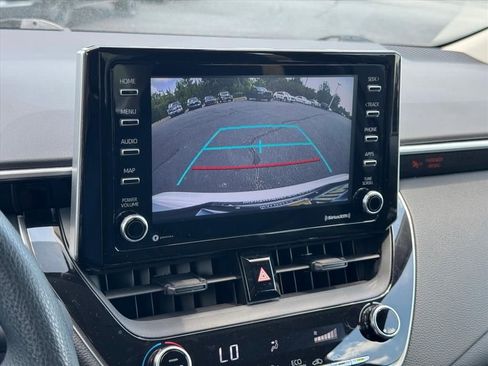 Used 2021 Toyota Corolla LE w/ Carpet Mat Package (TMS) FWD image 23