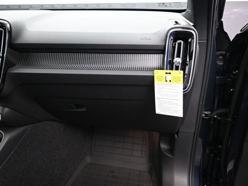 New 2026 Volvo EX40 Ultra image 18