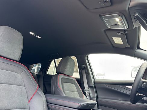 New 2025 Chevrolet Blazer EV RS image 17