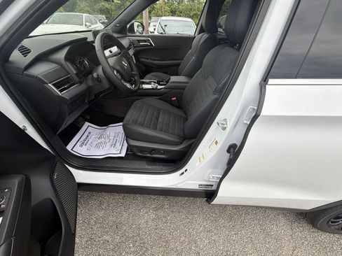 New 2026 Mitsubishi Outlander LE FWD image 12