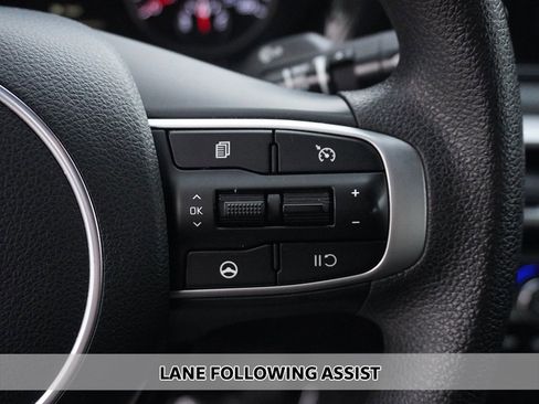 Used 2022 Kia K5 LXS image 3