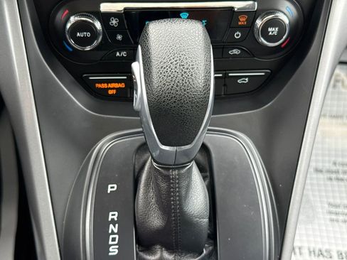 Used 2015 Ford Escape SE w/ Equipment Group 201A AWD/4WD image 38