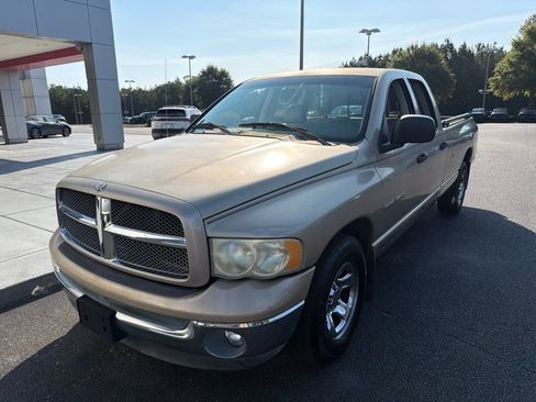Used 2003 Dodge Ram 1500 Truck 2WD Quad Cab image 2