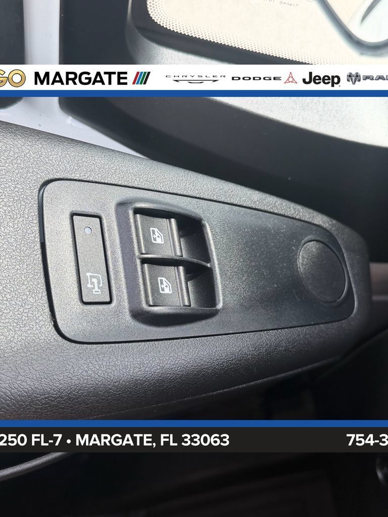Used 2025 RAM ProMaster 2500 w/ U-Haul Equipment Group FWD image 37