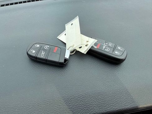 Used 2022 Dodge Durango R/T w/ Blacktop Package AWD/4WD image 39