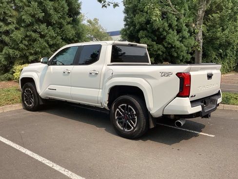 Certified 2024 Toyota Tacoma TRD Sport AWD/4WD image 8