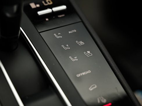 New 2026 Porsche Macan image 42